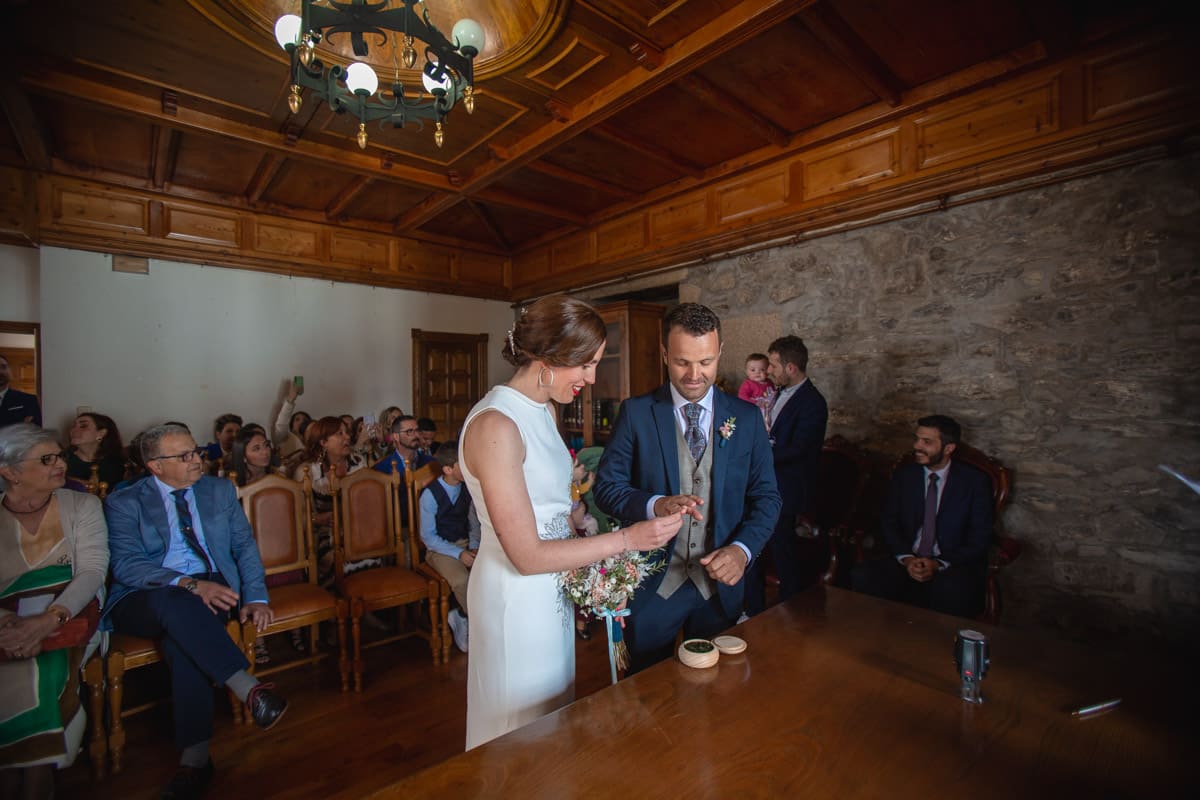 Boda en el Juzgado de Paz de Ares (A Coruña) y en la Casa de la Tía Julita