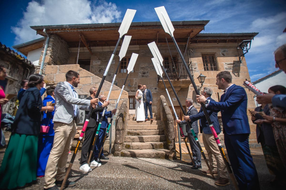 Boda en el Juzgado de Paz de Ares (A Coruña) y en la Casa de la Tía Julita