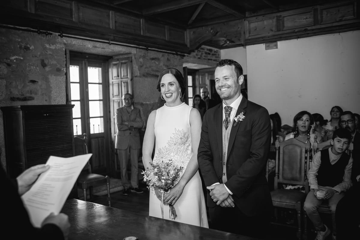 Boda en el Juzgado de Paz de Ares (A Coruña) y en la Casa de la Tía Julita