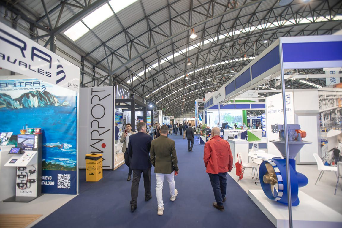 Como fotógrafo de eventos en A Coruña y toda Galicia como Arteixo, Carballo, Ferrol, Oleiros, Vigo, Ourense, Pontevedra y Lugo, mi objetivo es capturar los momentos más especiales y significativos de tus celebraciones y actividades.