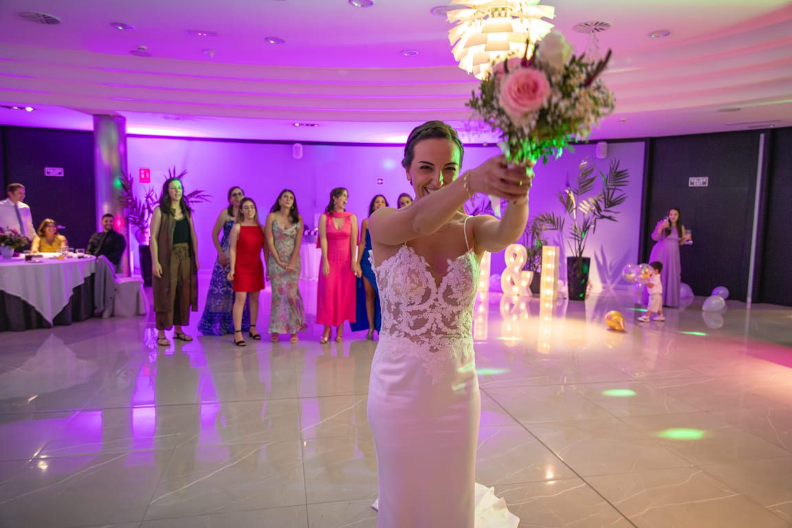 Boda de I&H en el hotel Attica 21 en Coruña: una celebración llena de alegría y felicidad.