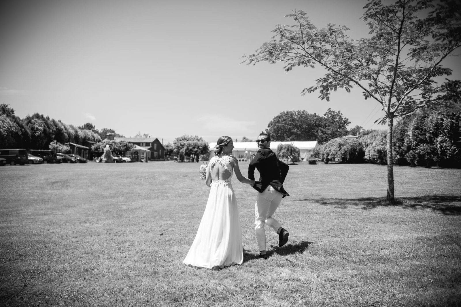 La boda en la Finca Santa Baia fue una celebración mágica al aire libre, en un entorno que combinó a la perfección naturaleza y exclusividad.