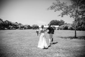 La boda en la Finca Santa Baia fue una celebración mágica al aire libre, en un entorno que combinó a la perfección naturaleza y exclusividad.
