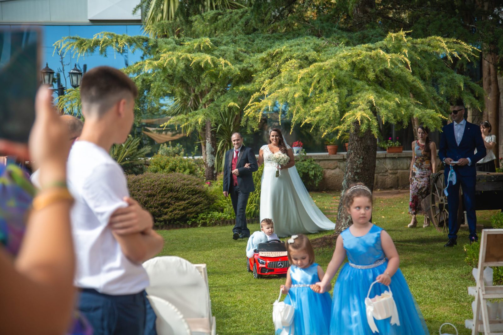La boda en el Hotel Sena de Caldas de Reis en Pontevedra, de L&C, fue una celebración llena de encanto y alegría.