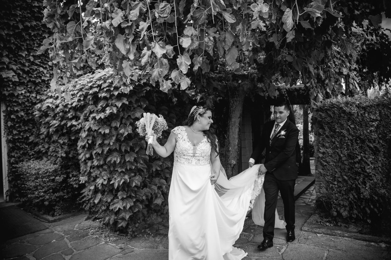 La boda en el Hotel Sena de Caldas de Reis en Pontevedra, de L&C, fue una celebración llena de encanto y alegría.
