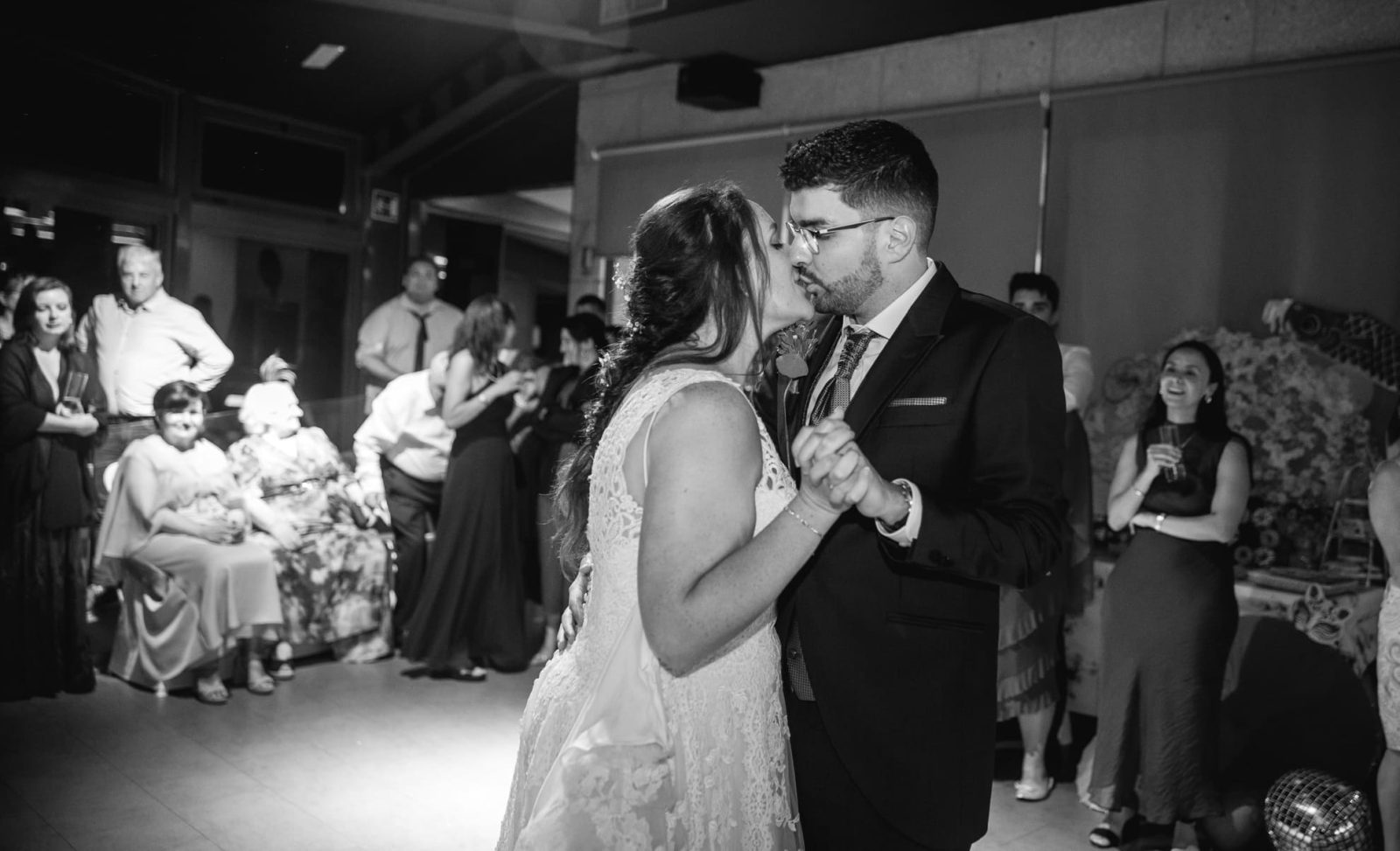 La boda en el restaurante Costa Caión, de D&E, ubicado en A Coruña, fue una celebración extraordinaria llena de momentos inolvidables.