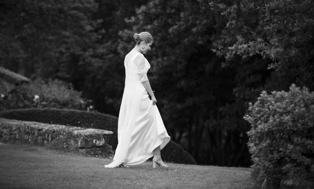 As a wedding photographer in Spain, my mission is to capture the most heartfelt and unforgettable moments of your special day.