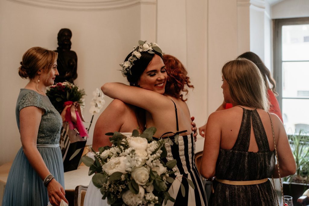 Las bodas son eventos mágicos, llenos de amor, detalles cuidadosamente planificados y momentos inolvidables. Pero, ¿alguna vez te has preguntado qué se necesita para ser un invitado perfecto?