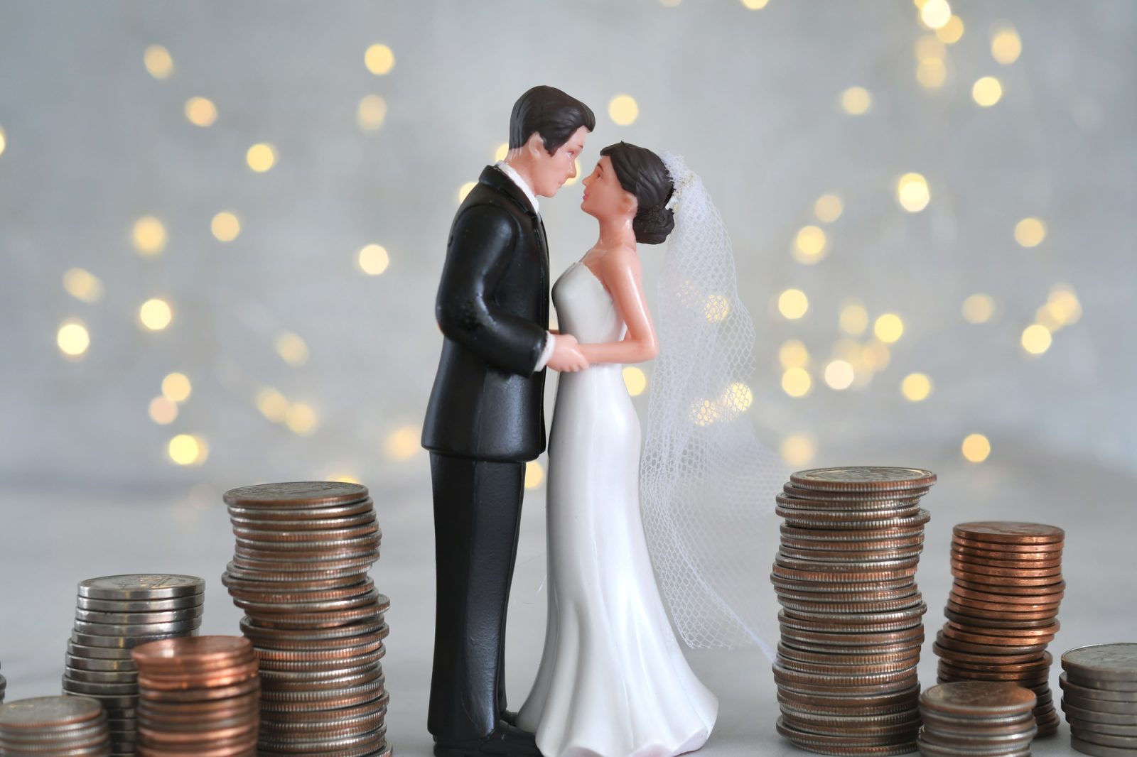 Tranquilos, que hoy os traemos la guía definitiva para incluir el número de cuenta en la invitación de boda de forma elegante, sutil y, por qué no, con un toque de humor.