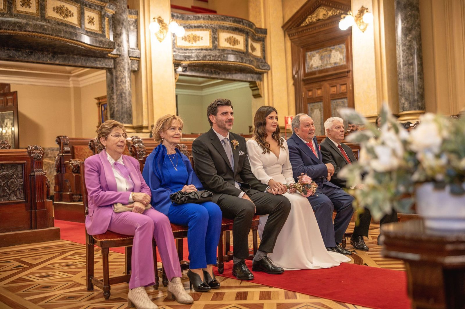 Para muchas parejas, casarse en el Ayuntamiento de María Pita en A Coruña representa más que un simple lugar para un mero trámite; es el corazón mismo de nuestra ciudad y el inicio y el  símbolo de unión y compromiso.