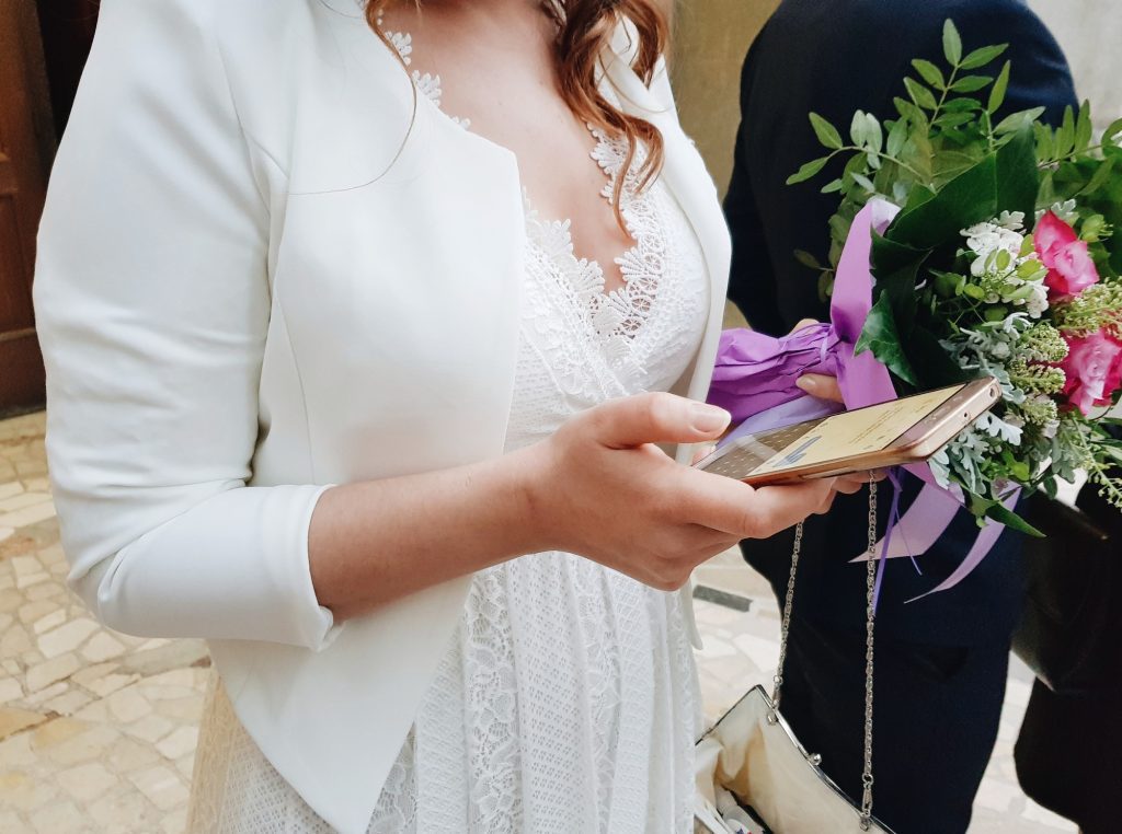 la decoración de tu boda es mucho más que flores y mesas. Es un proceso lleno de decisiones, logística y, sobre todo, mucha creatividad.