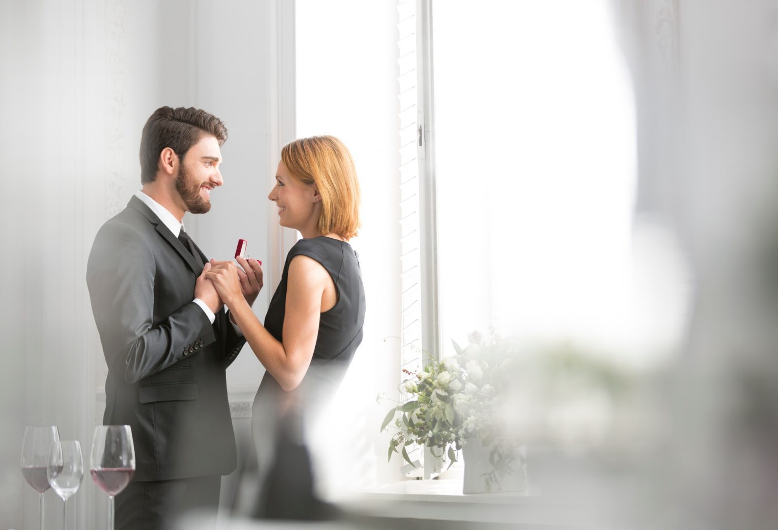 ¿Qué se hace después de la pedida de mano en España? Tips para organizar tu boda