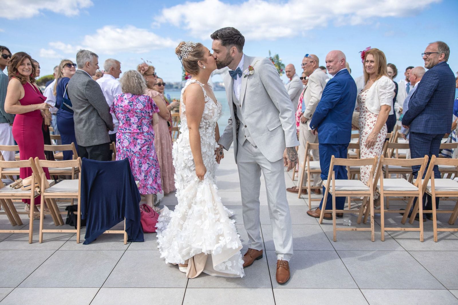 La boda de I&J en el Hotel Noa Boutique, en Oleiros, fue una auténtica wedding destination llena de significado y emoción.