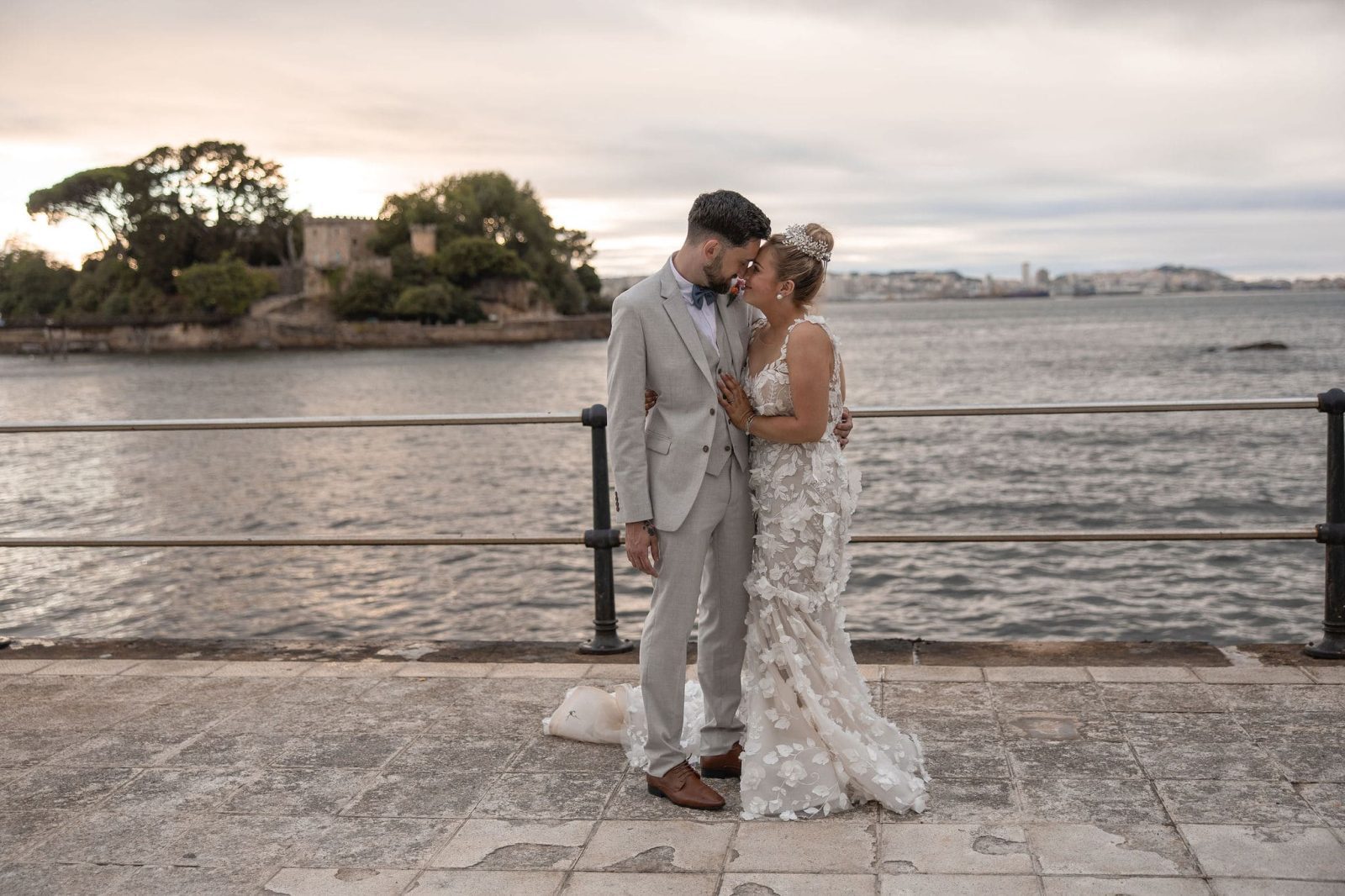 La boda de I&J en el Hotel Noa Boutique, en Oleiros, fue una auténtica wedding destination llena de significado y emoción.