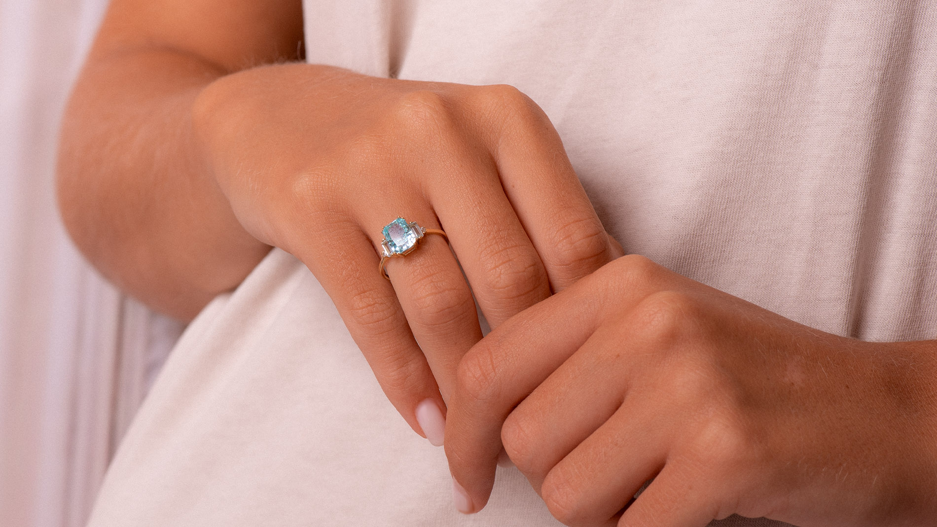Si estás buscando alianzas baratas de boda sin renunciar al diseño, la calidad ni al valor emocional, esta guía 2026 te ayudará a elegir las joyas perfectas para tu gran día.