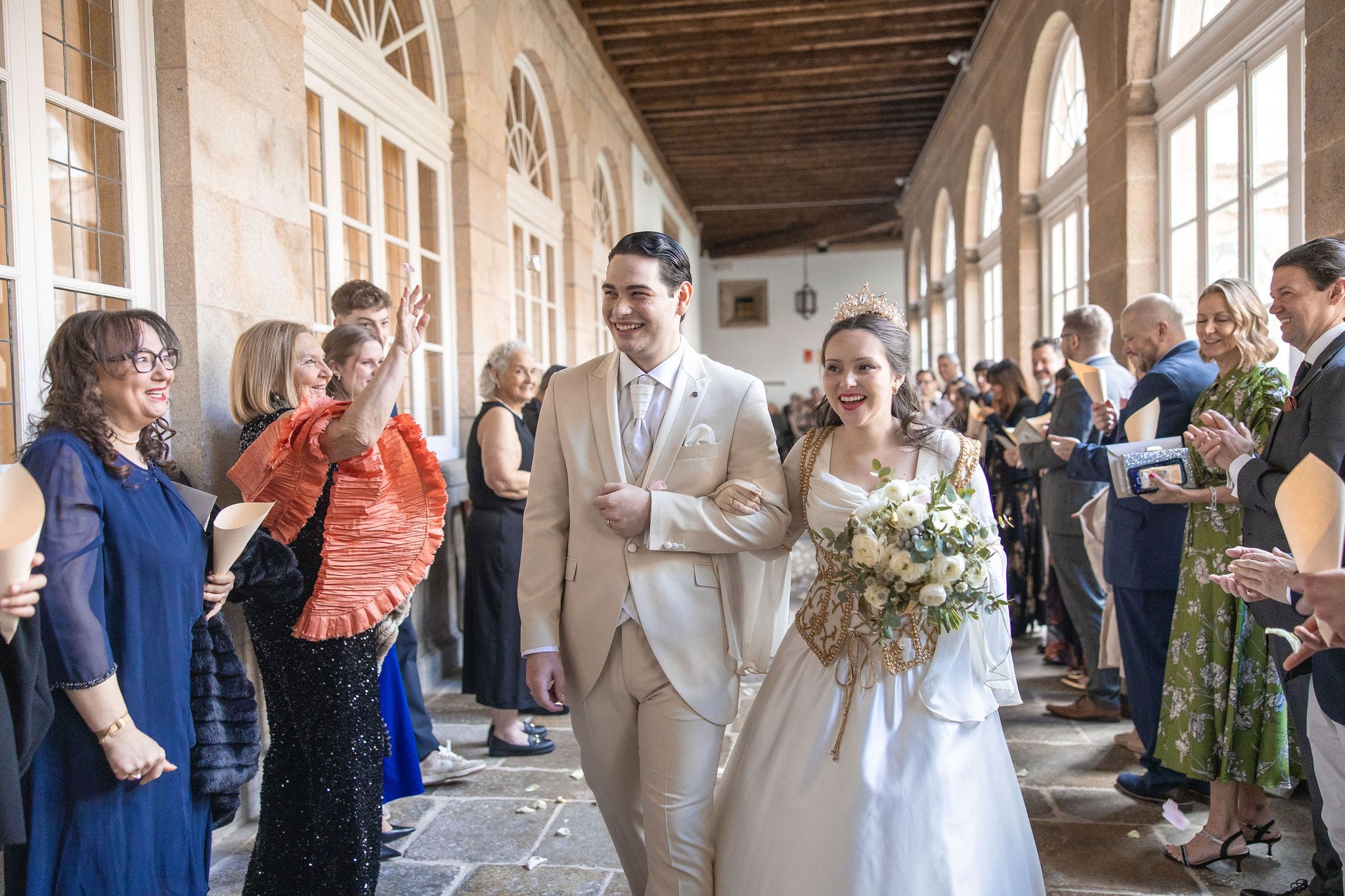 Fotos de boda en el interior del Hotel Monumento San Francisco en Santiago de Compostela por Galicia Visual